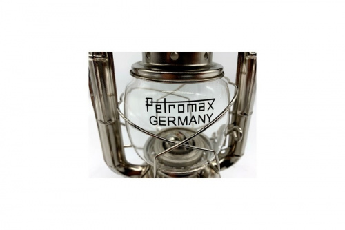 petromaxのストームランタン
