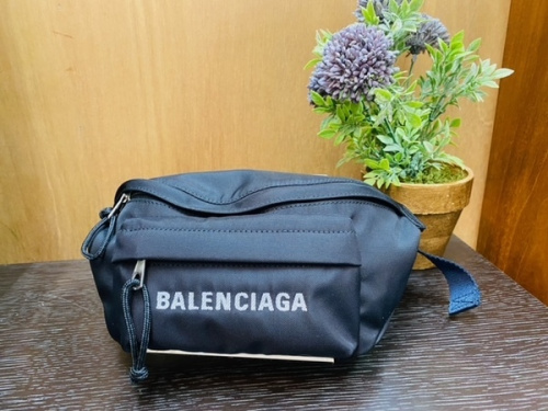 BALENCIAGAのバレンシアガ