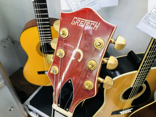 中古楽器屋のベース