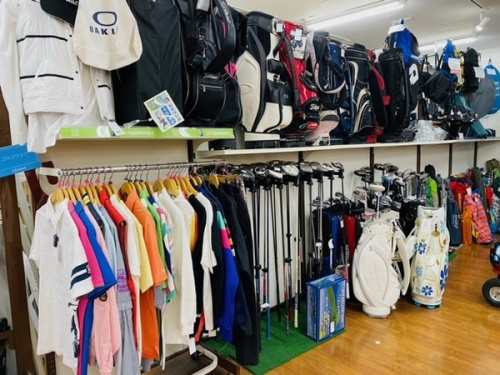スポーツ用品のゴルフ