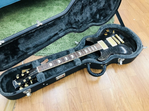 西新井 楽器のギター