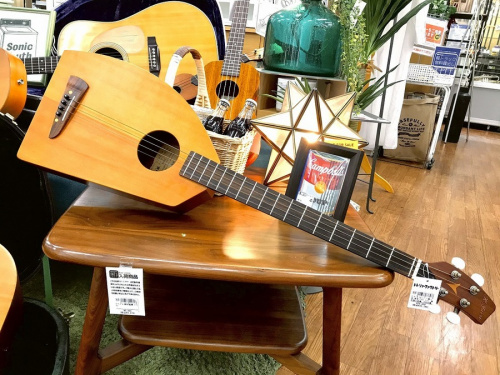 中古楽器屋の家具