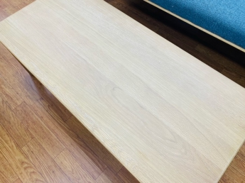 テーブルのナチュラル
