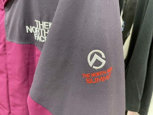 ノースフェイスのマウンテンパーカー