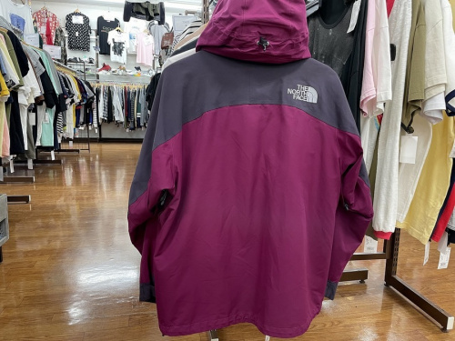 マウンテンパーカーの洋服買取　西新井