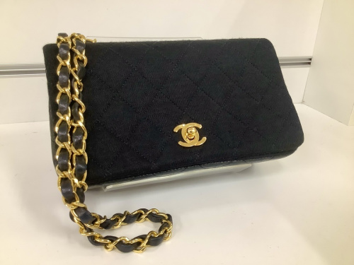 バッグのCHANEL