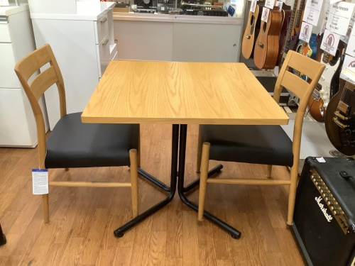 ダイニングセットの東谷家具