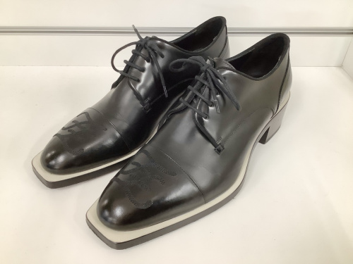 靴のChristianLouboutin