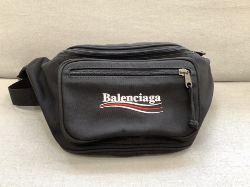 バッグのbalenciaga バレンシアが