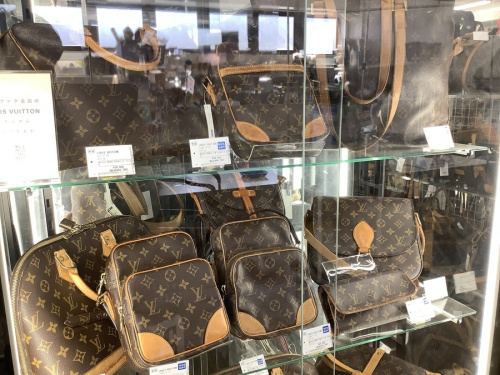 ブランド・ラグジュアリーのLOUIS VUITTON ルイヴィトン