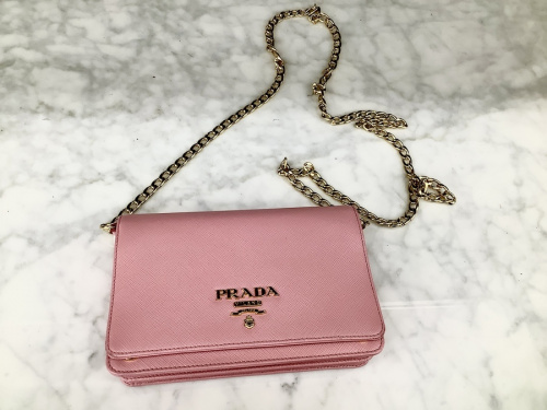 PRADA プラダ 中古のブランド 中古 足立区西新井 買取