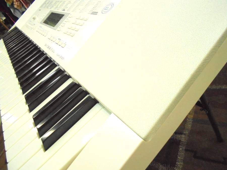 CASIO(カシオ)の電子ピアノ(LK-221)を買取り入荷致しました!!【吉川店】 [2015.11.11発行]｜リサイクルショップ
