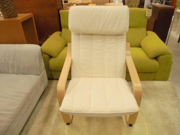 今年で発売から40周年。IKEA(イケア)の定番チェアPOANG(ポエング)の