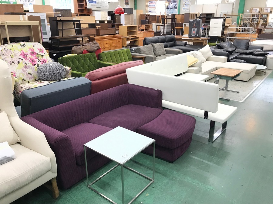 座り心地抜群！！激安の中古ソファならトレファクへ！！【吉川店