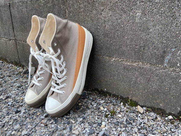 UNDERCOVER/アンダーカバー】配色ハイカットスニーカーのご紹介 UNDERCOVER/アンダーカバー】配色ハイカットスニーカーのご紹介