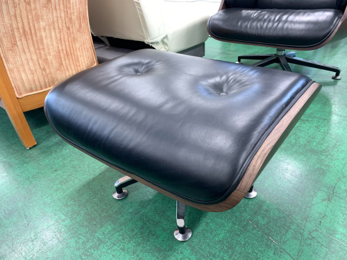 家具ならトレファク吉川店！！ 1人掛けソファー イームズラウンジチェア ブラック リプロダクト品 オットマン付き 中古家具地域最大級！】Eames Lounge Chair(イームズラウンジチェア)の