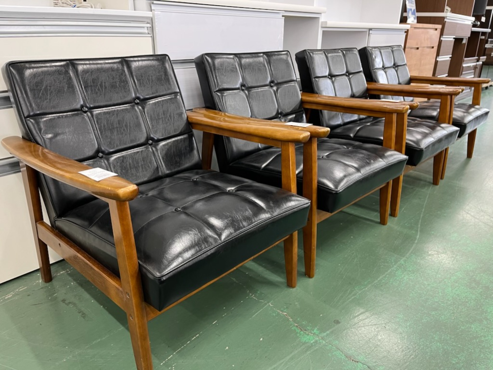 オールドカリモク Kチェア 1シーター スタンダードブラック ヴィンテージ オールドカリモク Kチェア 1シーター スタンダードブラック