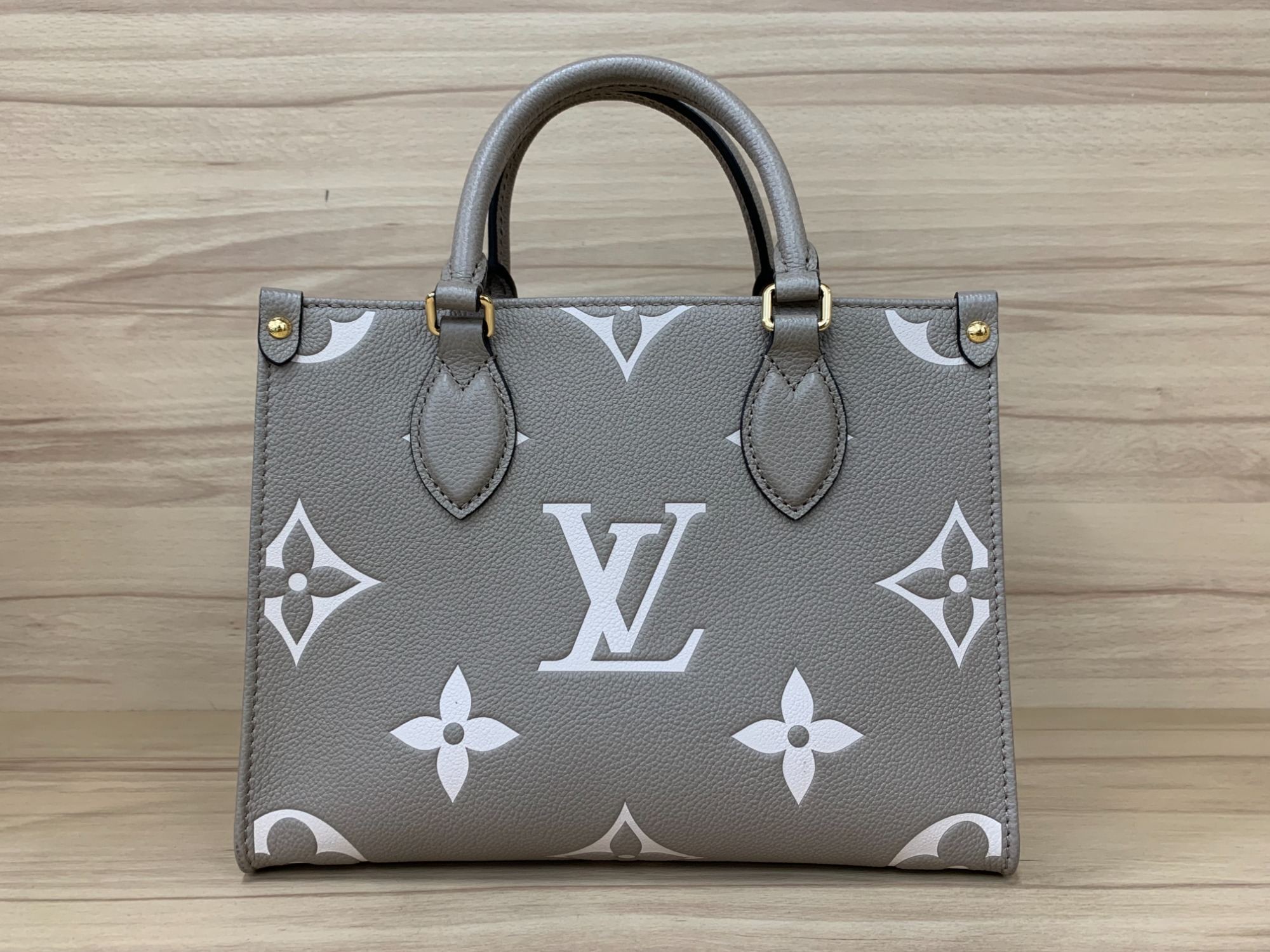 超人気!!売れ筋商品◇◆Louis Vuitton オンザゴー PM◆◇ オンザゴー MM モノグラム・アンプラント｜ルイ・ヴィトン 公式