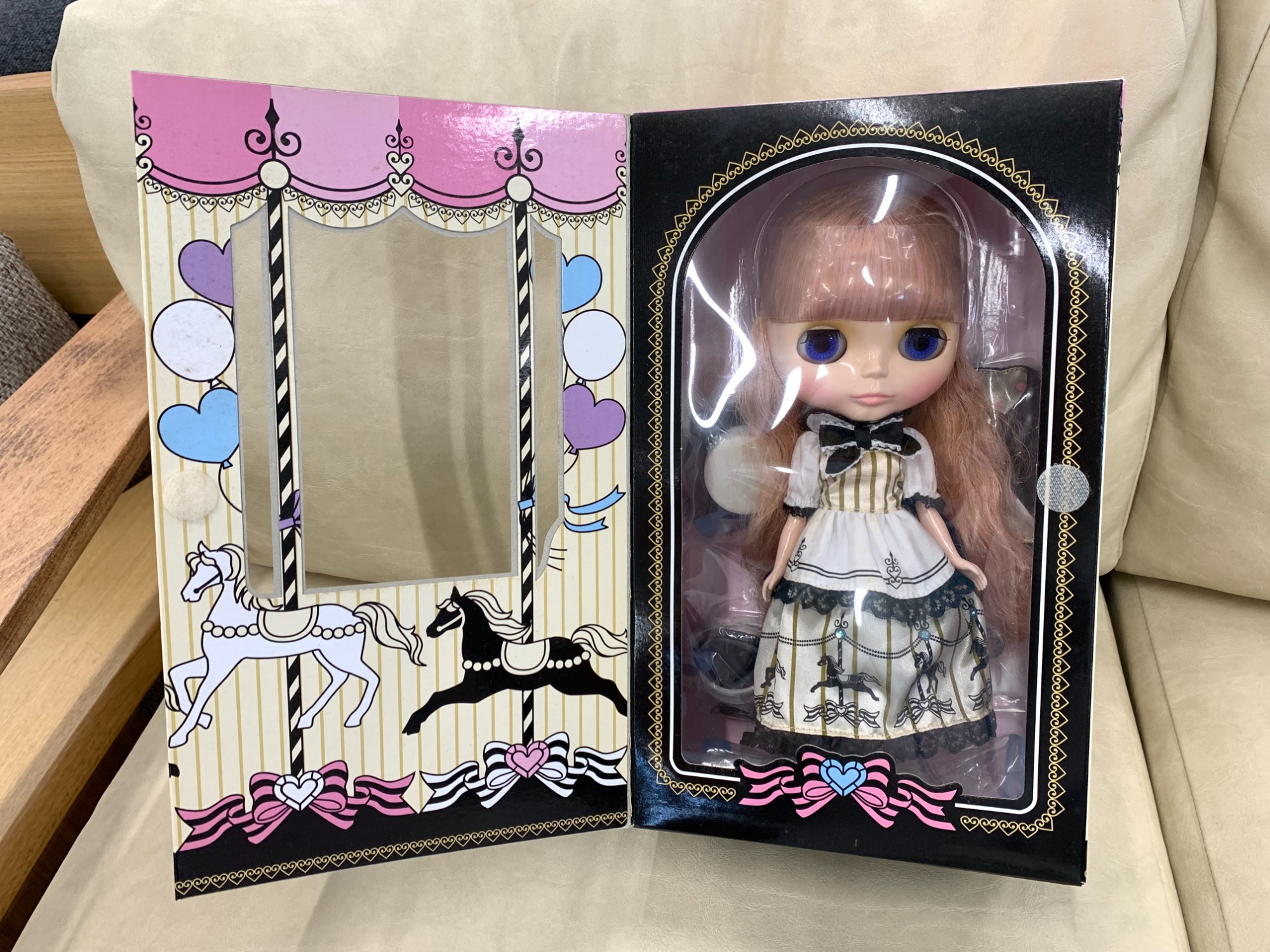 【新品】Blythe ブライス ハートオブモンマルトル 未開封 ドール 新品】Blythe ブライス ハートオブモンマルトル 未開封 ドール