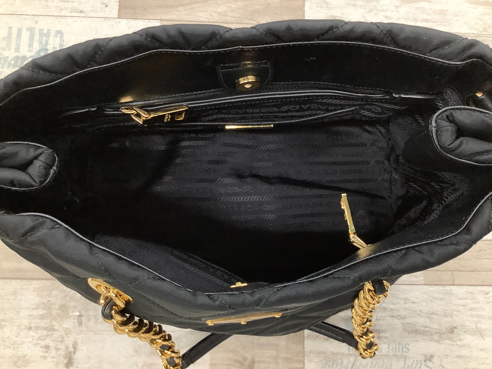 PRADA/プラダ】チェーントートバッグ(BN2740)を買取入荷いたし