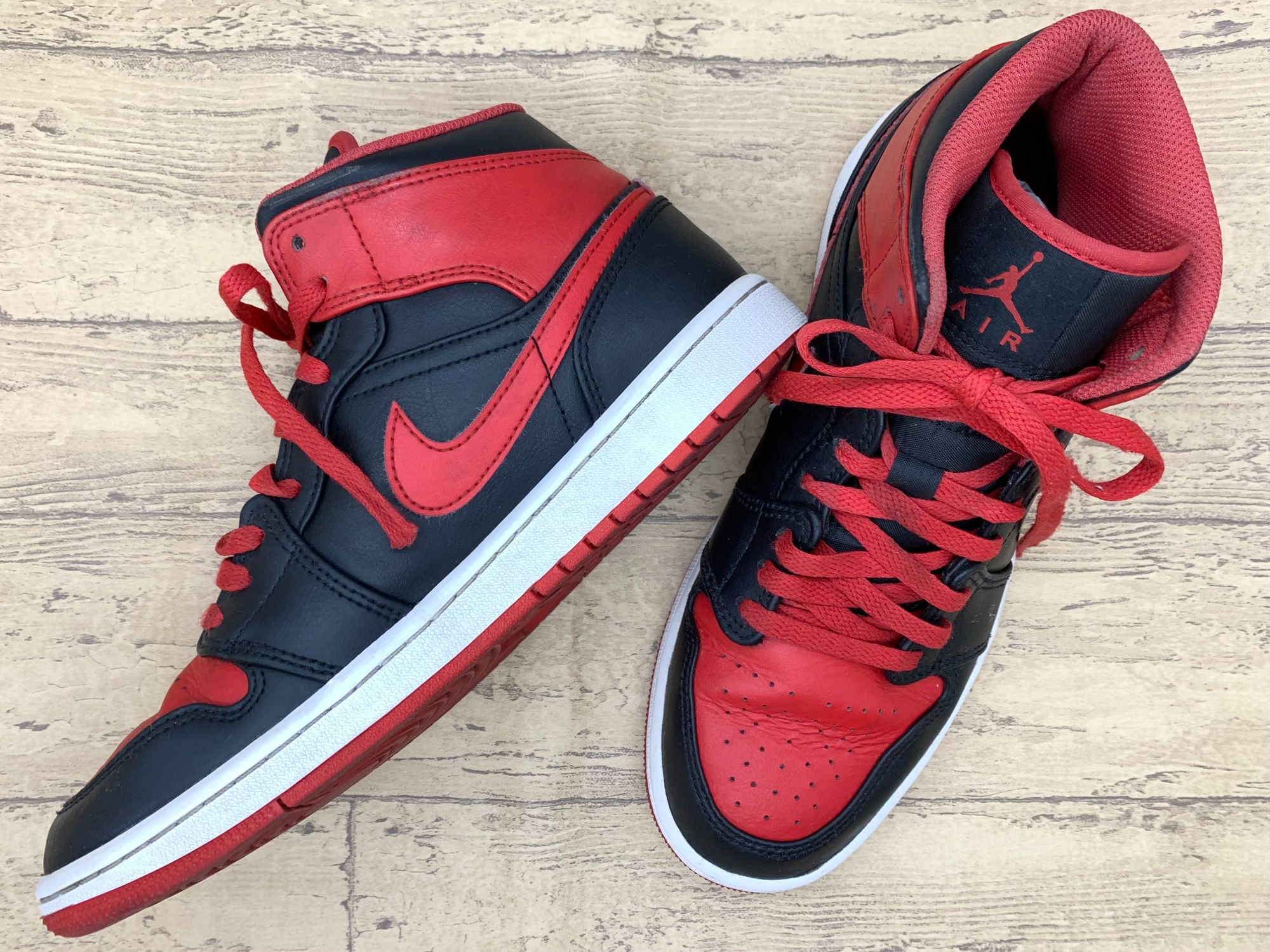 NIKE/ナイキ】AIR JORDAN 1 MID(エアジョーダン 1 ミッド) が買取入荷