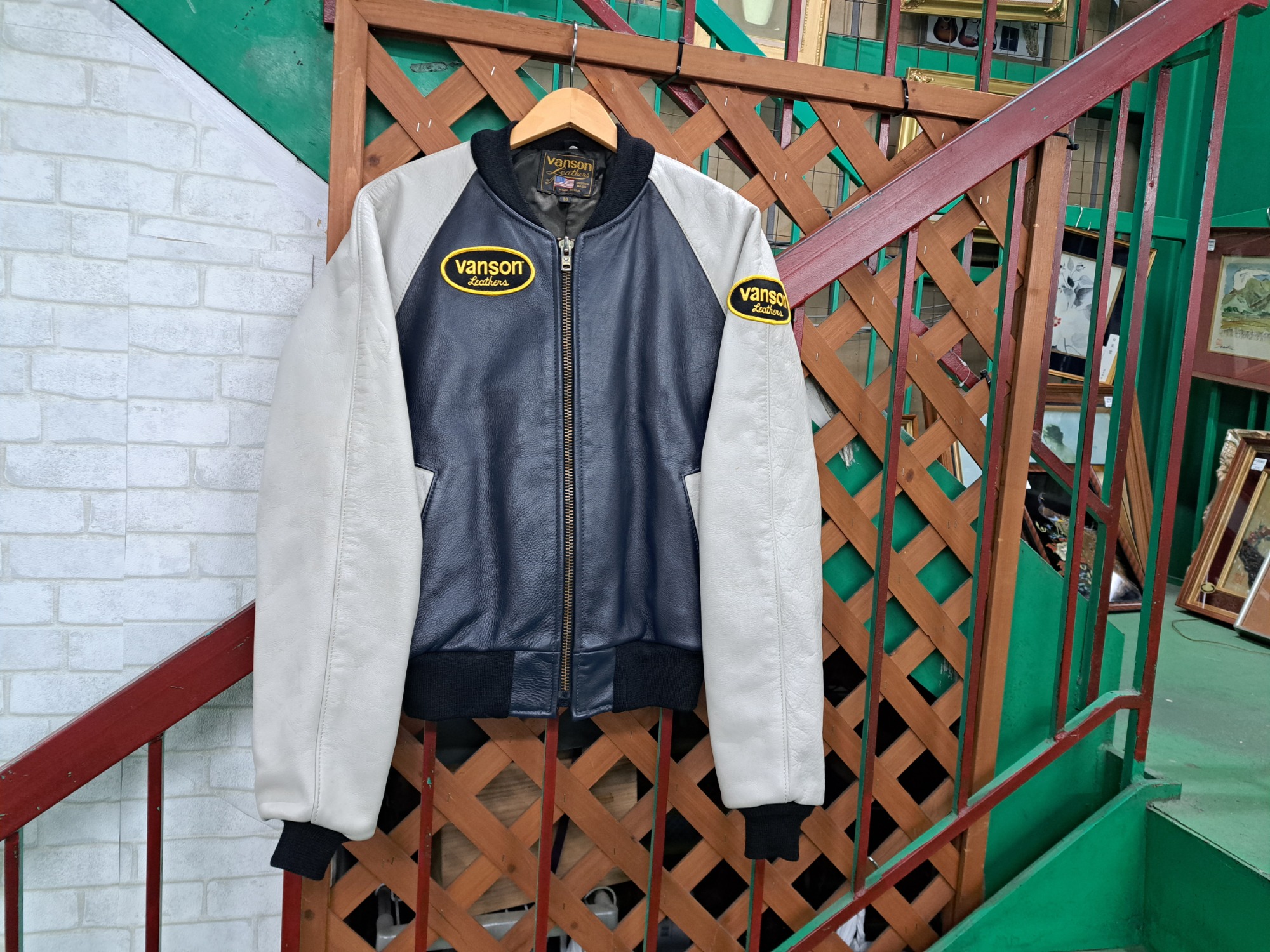 Vanson ブラック レザーボンバージャケット Vanson ブラック レザーボンバージャケット