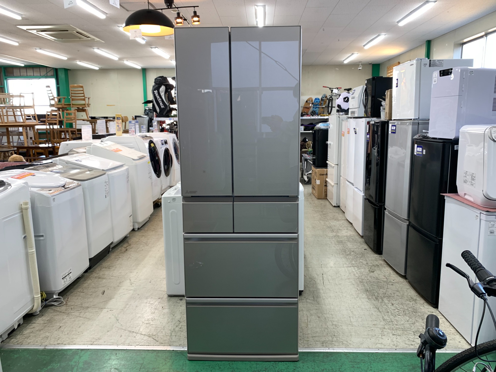 2階中古家電・家具大量展示中】MITSUBISHI (三菱) 6ドア冷蔵庫のご紹介 