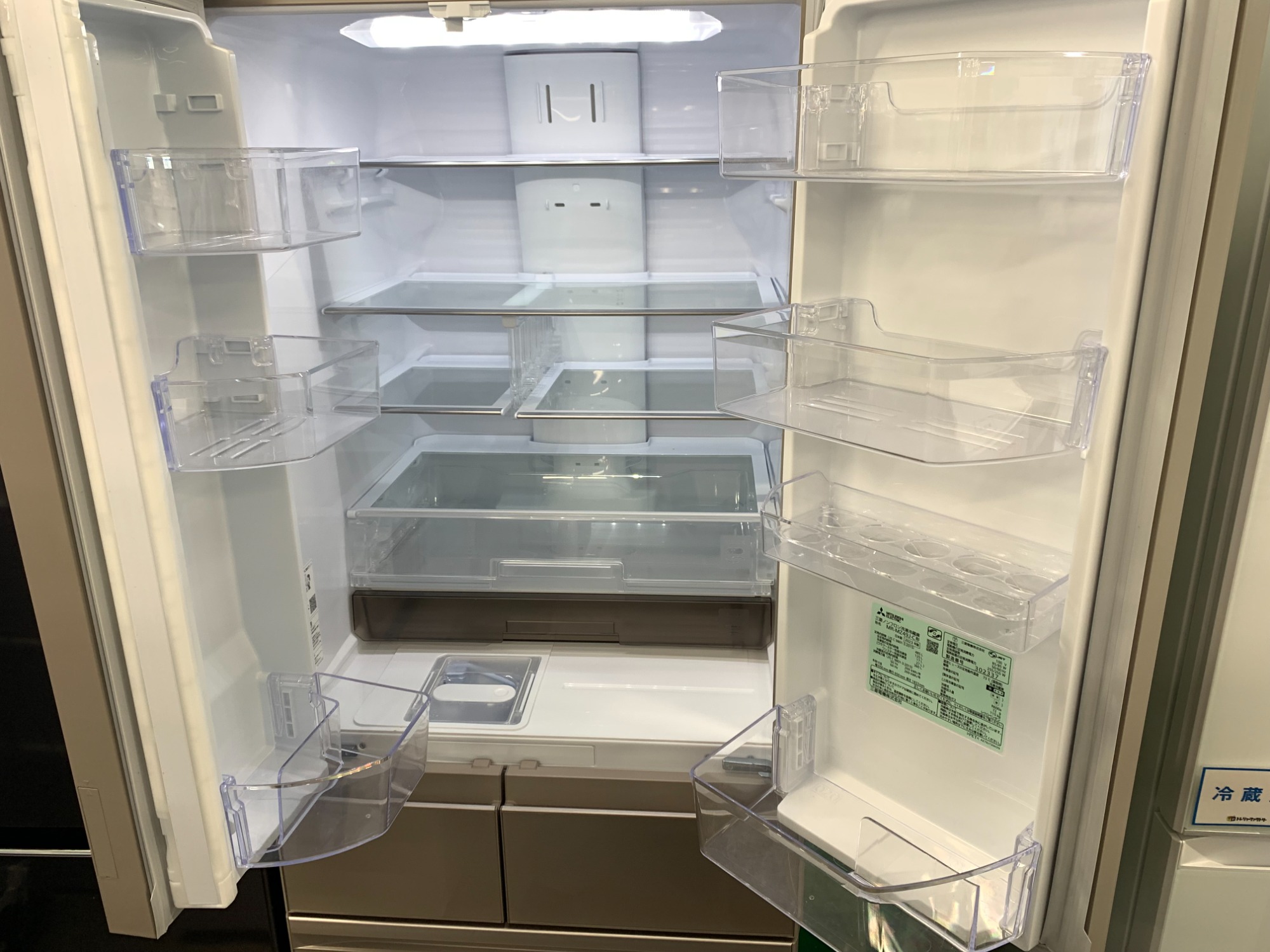 2階中古家電・家具大量展示中】MITSUBISHI (三菱) 6ドア冷蔵庫のご紹介