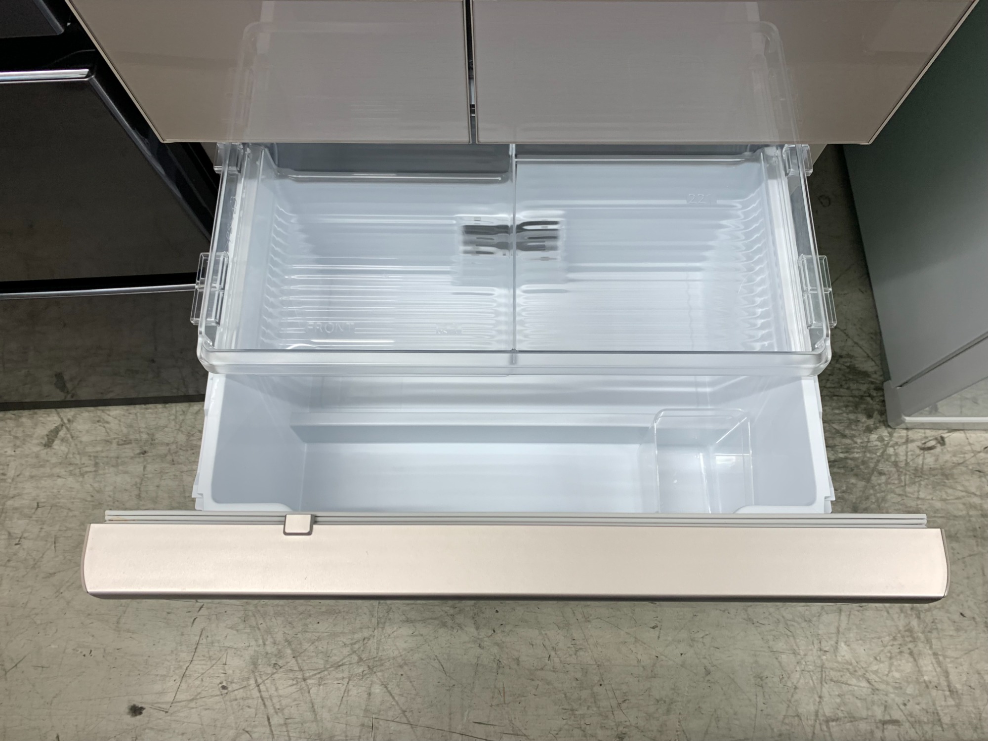 2階中古家電・家具大量展示中】MITSUBISHI (三菱) 6ドア冷蔵庫のご紹介