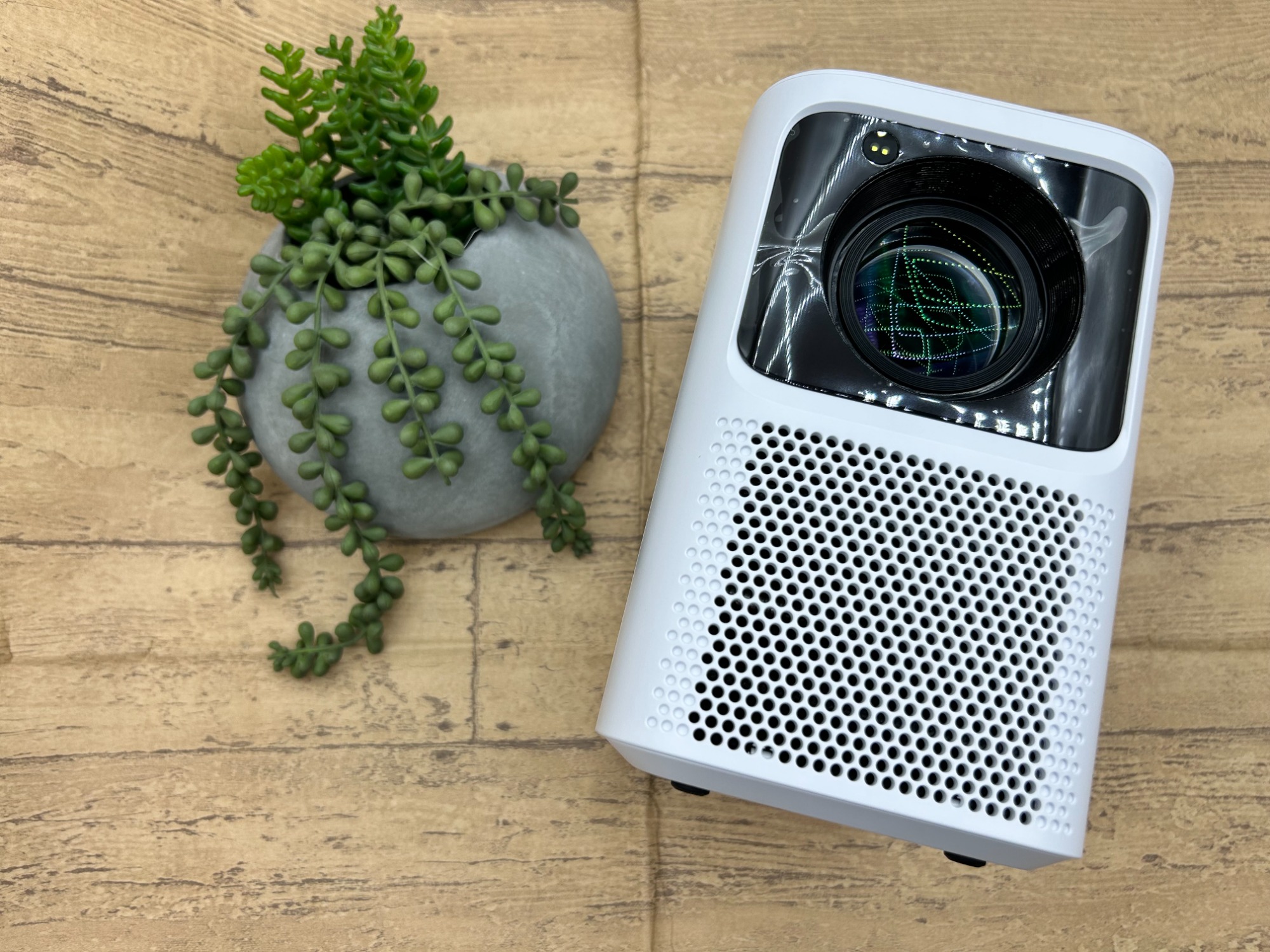 デジタル家電買取強化中♪】emotn / エモートン プロジェクター n1を