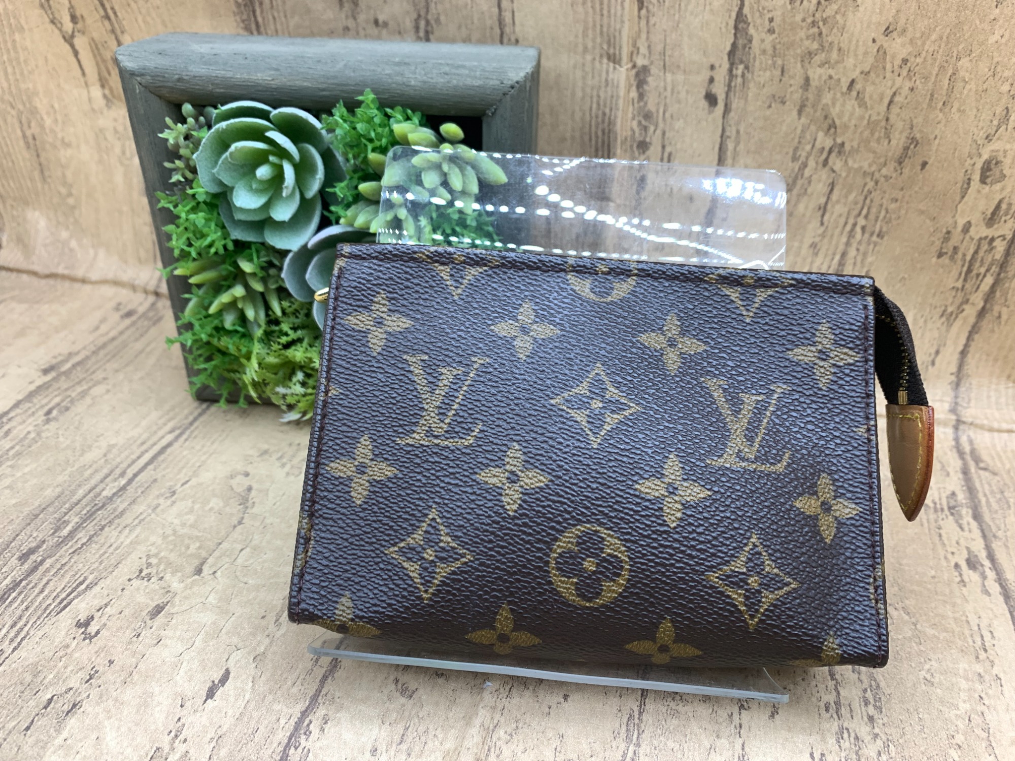LOUIS VUITTON/ルイヴィトン】ポシェットトワレット15 のご紹介
