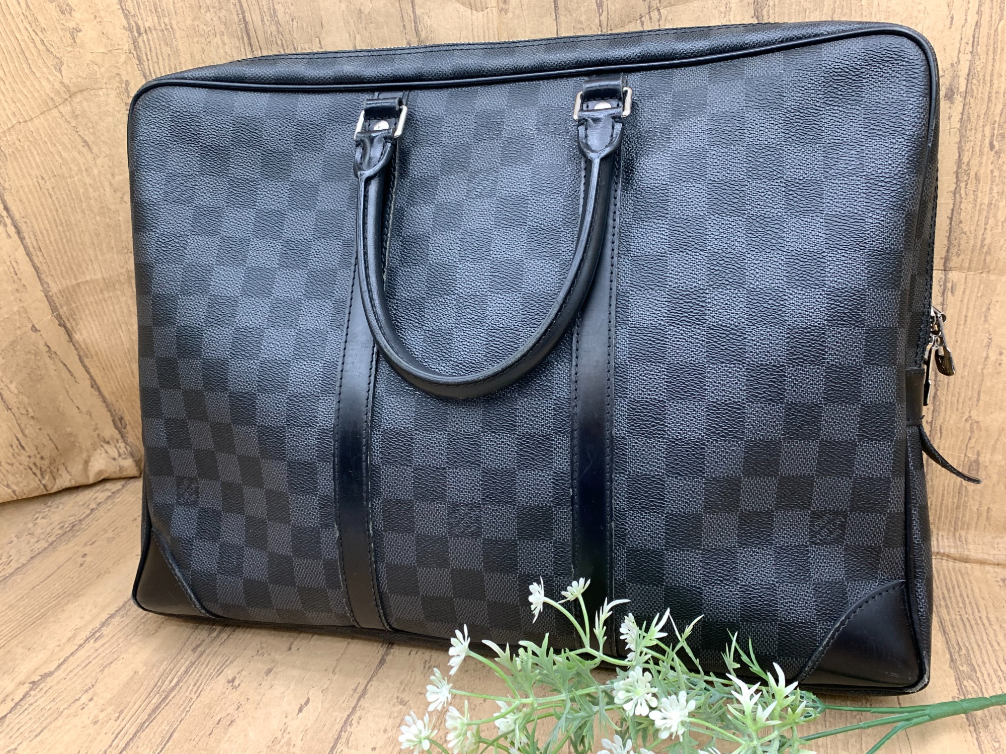 LOUIS VUITTON/ルイ・ヴィトン】 ポルト ドキュマン ヴォワヤージュ が