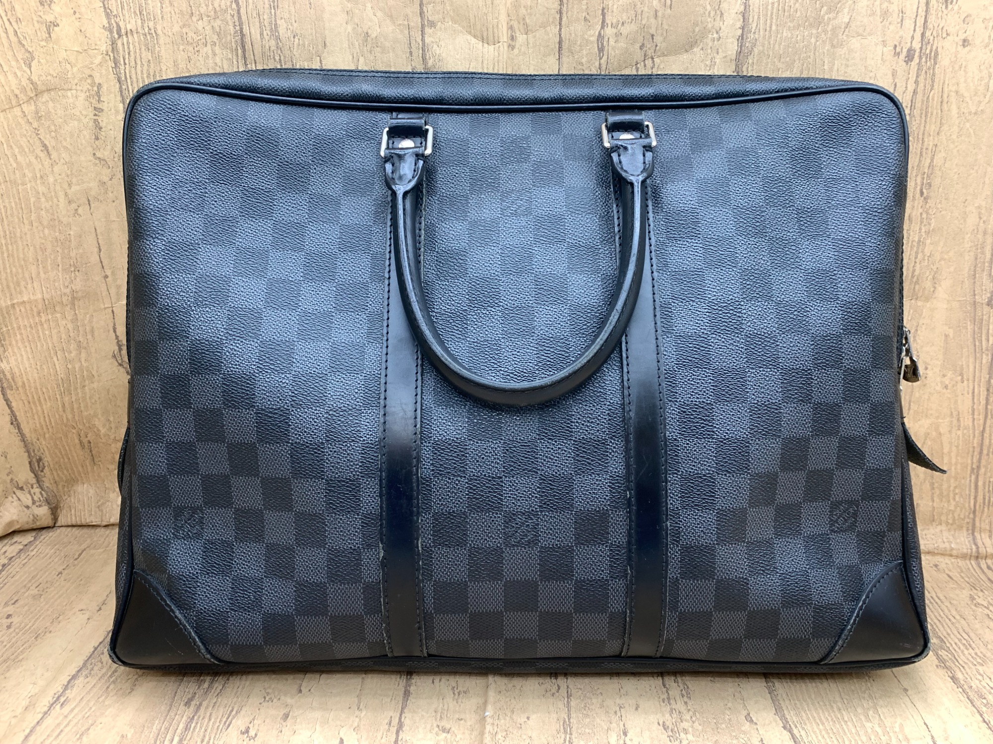 LOUIS VUITTON/ルイ・ヴィトン】 ポルト ドキュマン ヴォワヤージュ が