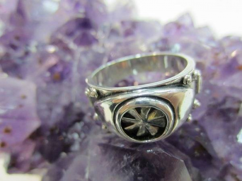 ブランド・ラグジュアリーのアクセサリー