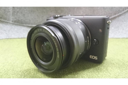 デジタル家電のデジタルカメラ