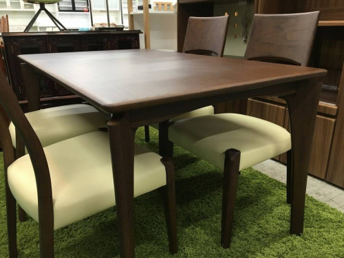 家具・インテリアのテーブル