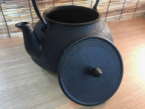 南部鉄器の鉄鍋
