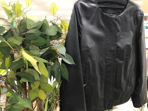 レディースファッションのジャケット