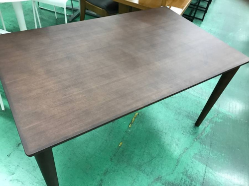 カリモクのカリモク60