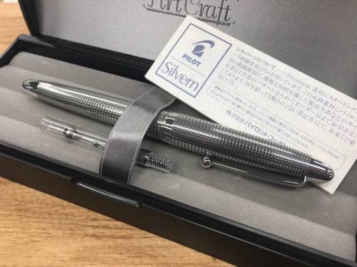 メンズファッションの万年筆