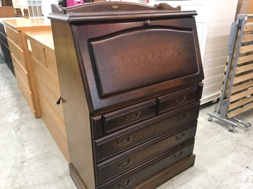 デスクのライティングビューロー