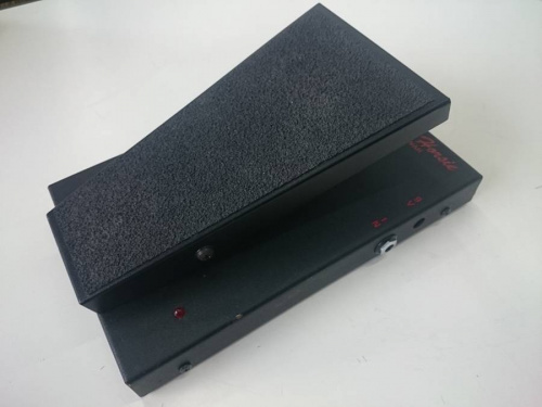 エフェクターのワウペダル