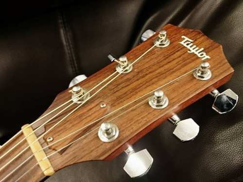 ギターのTaylor