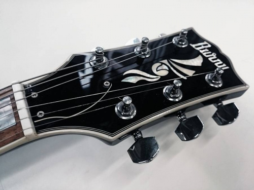 ギターのBurny