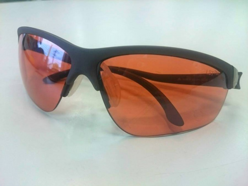 アディダス（adidas）