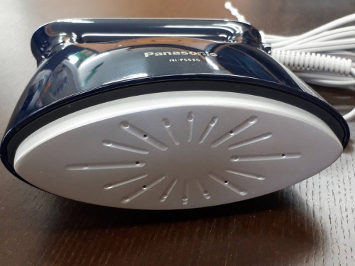 Panasonicの衣類スチーマー