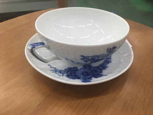 イベントなうの洋食器