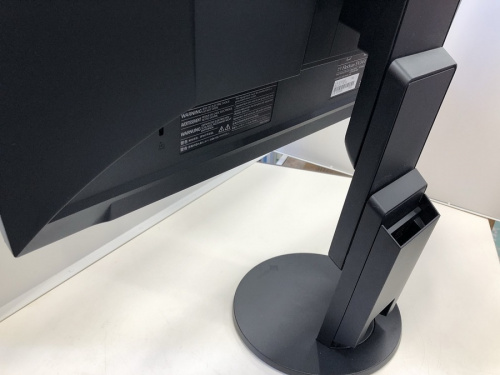 モニターのEIZO