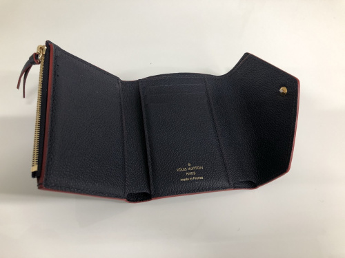 3つ折り財布のLOUIS VUITTON