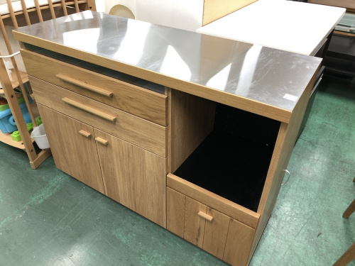 収納家具のカウンター